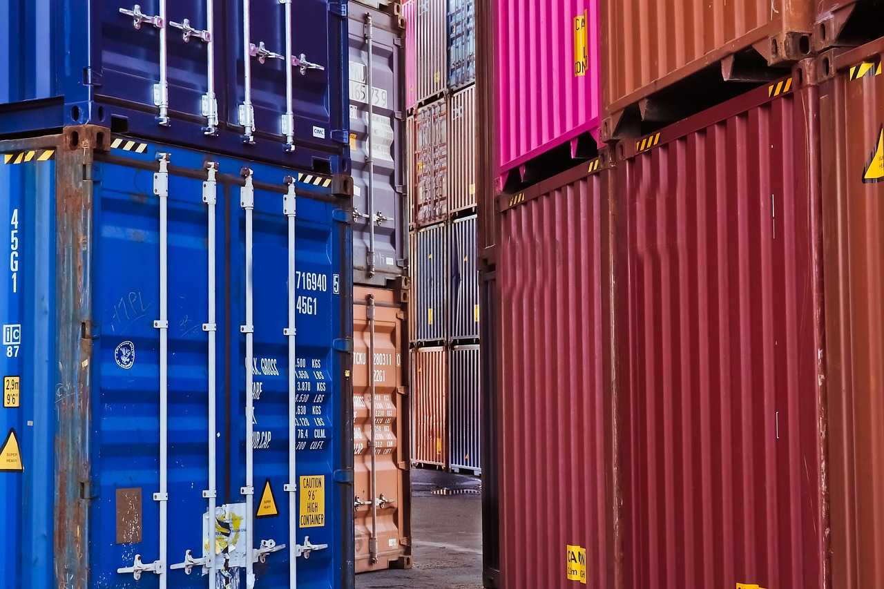 LOCVPS 本月发布香港云地和新加坡机房限时限量年付套餐，全场 8 折优惠