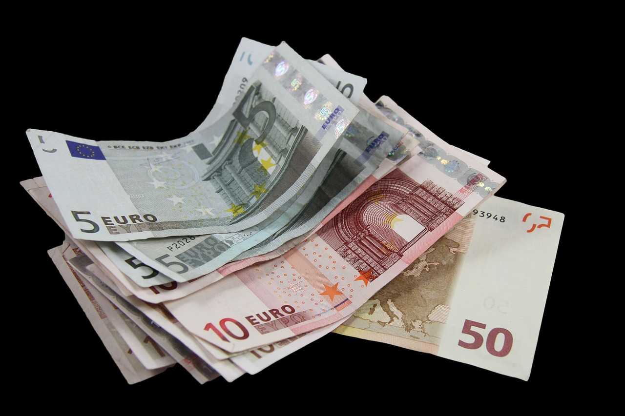 Webhosting24 怎么样？意大利商家，提供全球机房，支持 Paypal 付款