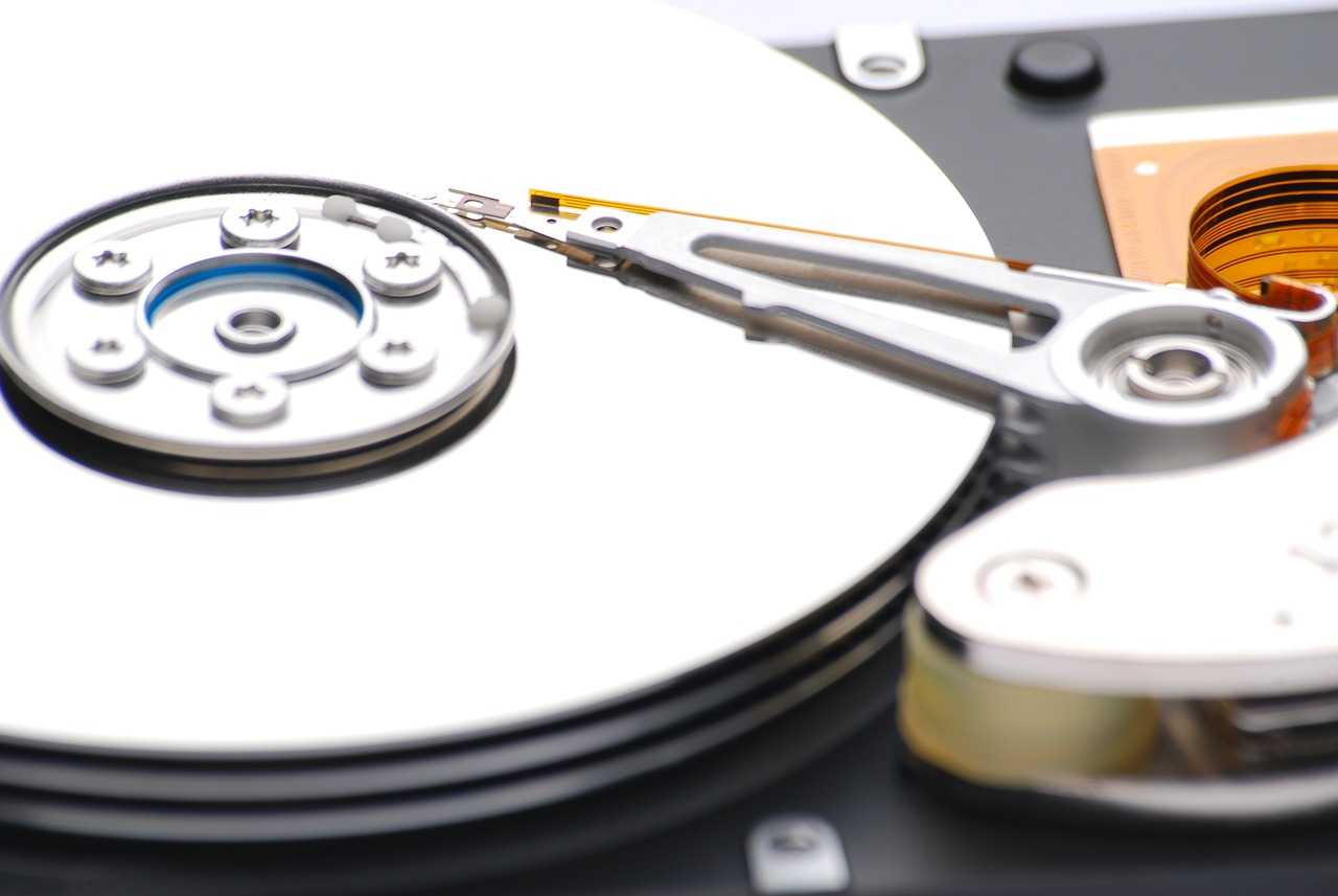 德国服务器 deinserverhost 优惠活动：I3-6100/16GB/1TB/30TB/1Gbps，仅需 €23/月