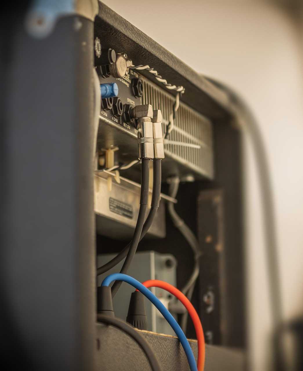 新型路由器推出，隐藏网络监控功能引关注。